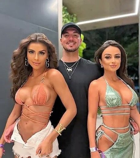 Nicole Rocha naked model image