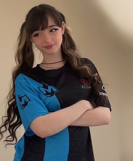 Toxic Tenshi adult model pic