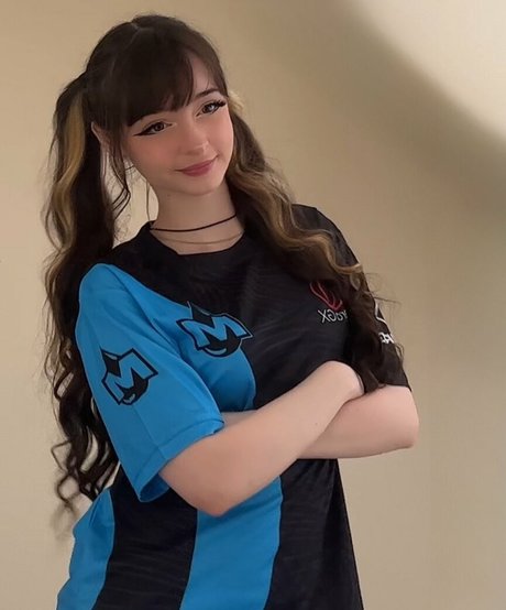 Toxic Tenshi model xxx photos