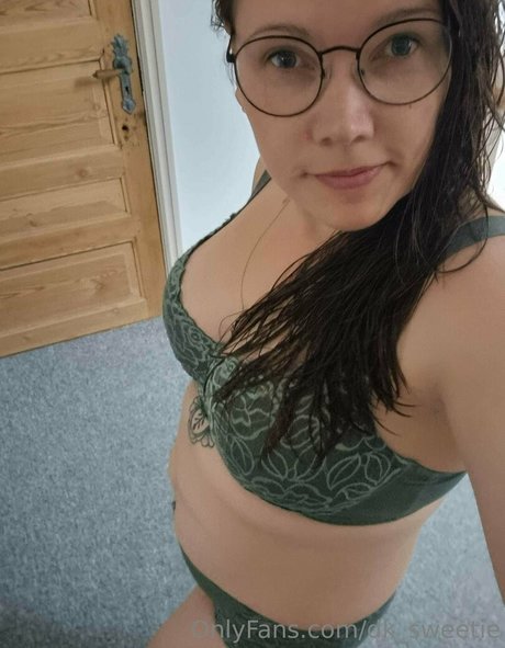 dk sweetie model erotic pic