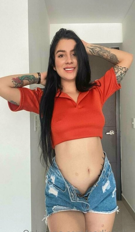 nadinselin nude model gallery