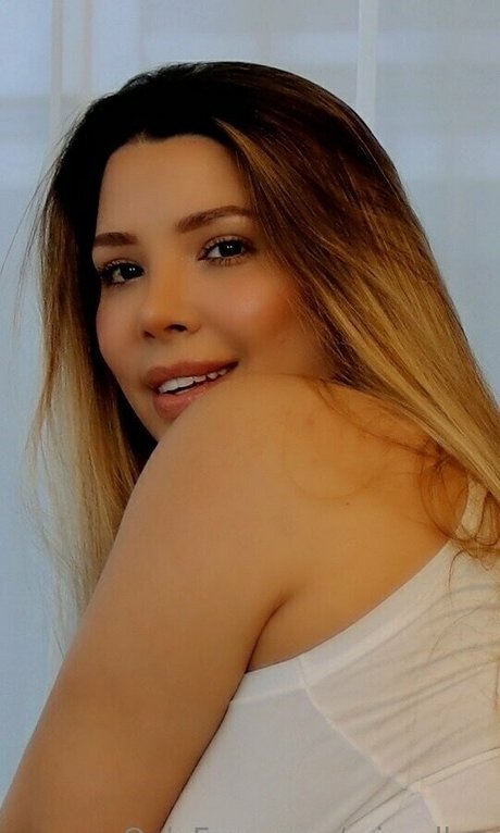 mizzellaa pornographic model images