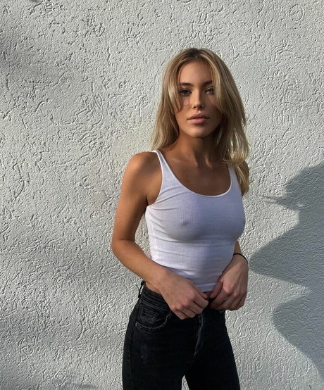 fayleha sexy pornstar photo