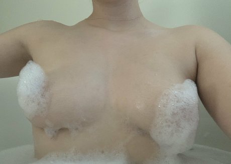 auraflowersfree model porn photo