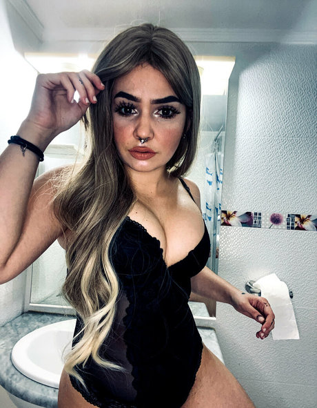 kodabratzz pornographic actress image