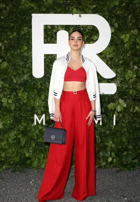 Melissa Barrera star naked picture