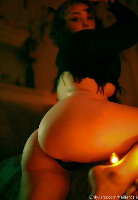 Hailie Rosie star naked pic