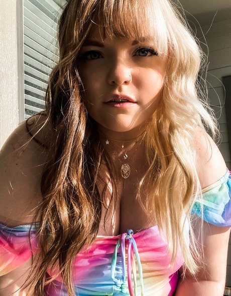 Meg Kaylee adult model img