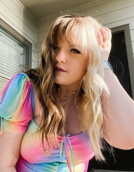 Meg Kaylee model hd pic