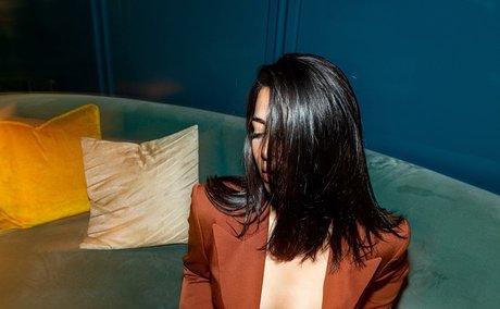 Emeraude Toubia pornstar naked pictures