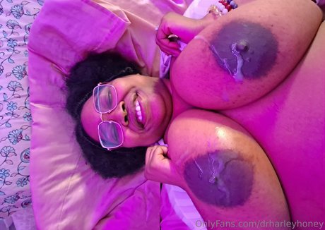 drharleyhoney free model pic