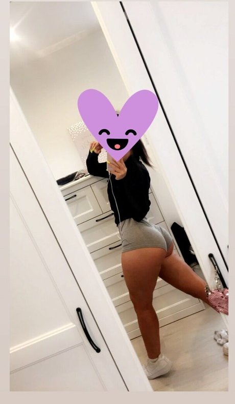 Hannah Lynch pornstar nude pic