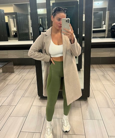 bambifitt star nude photo