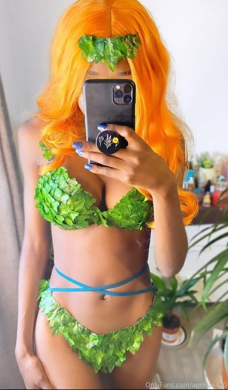 Aprilrae420 naked model gallery