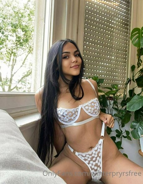 winterpryrsfree model beautiful archive