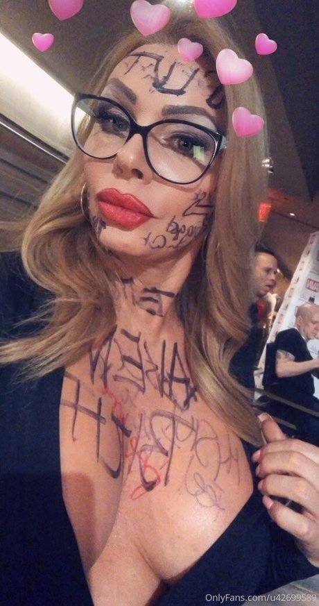 nadiavalentine model sexy picture