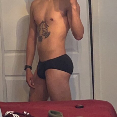 Hole y boy star top images