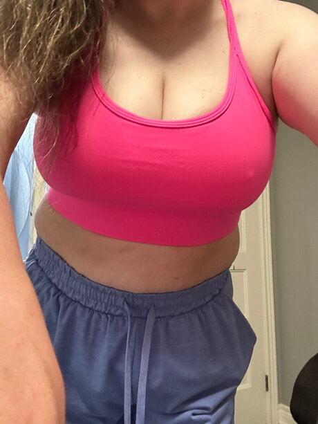 Naughty Niagara s Creamy Courtney star erotic image