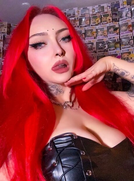 Firefly Red model free picture