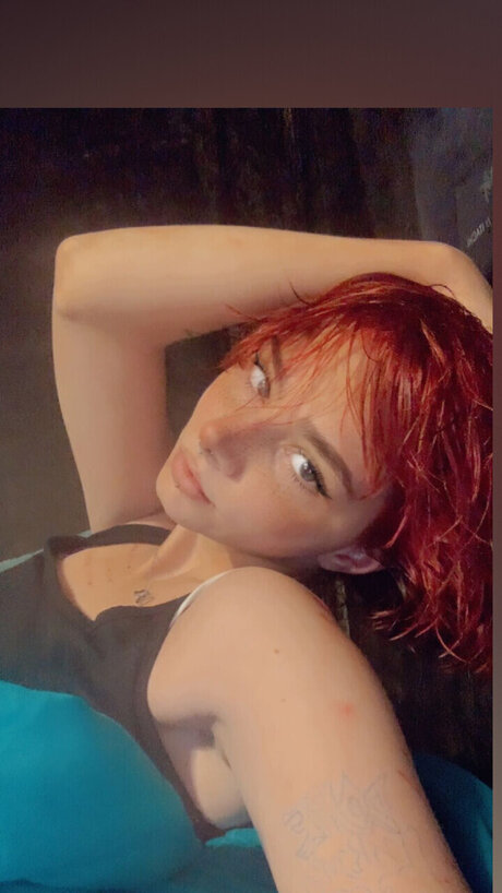 Smutreader model exclusive picture