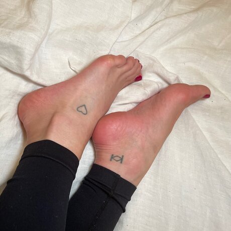 Peachy Feet pornstar hot photo