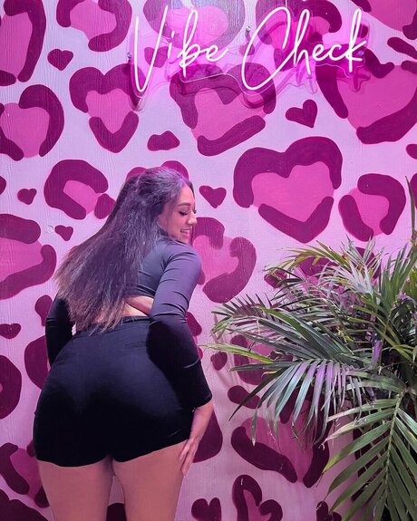 Cianna pretty model img