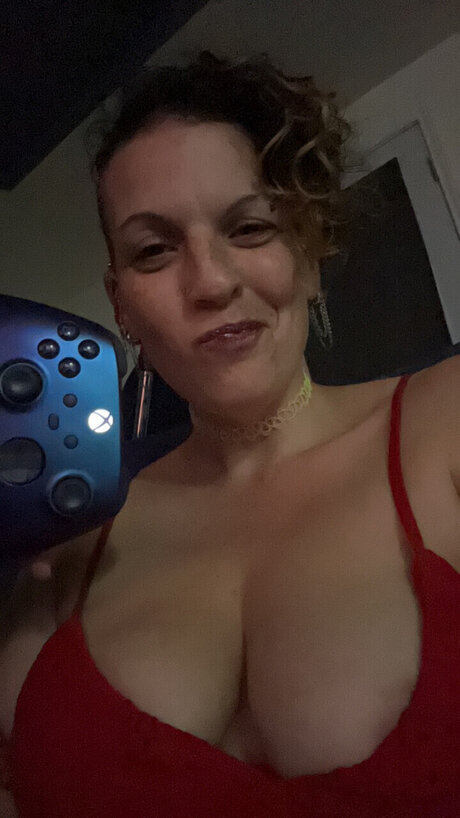 Scarlet Destiny nice actress pic