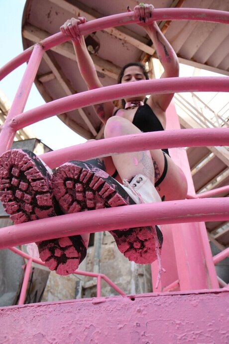 Lia Unicorn Feet pretty actress photo