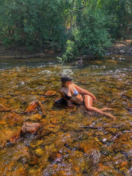 Kassi Golden adult model picture