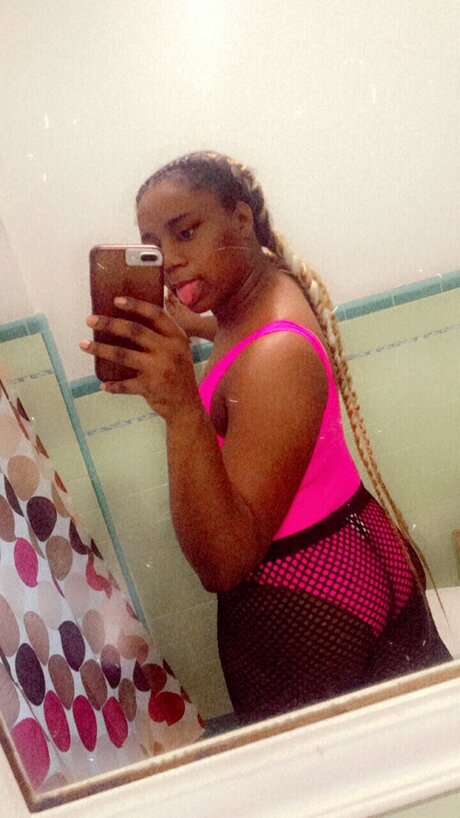 Tasia_ model high quality image