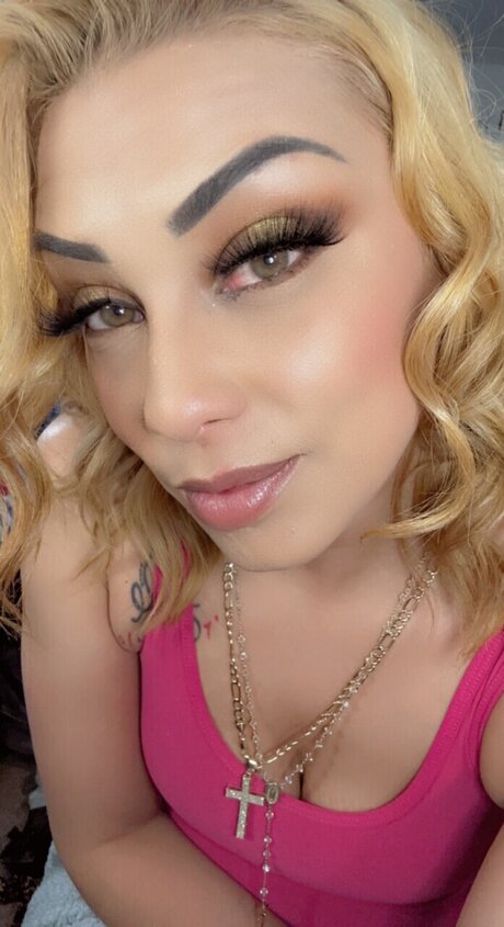 Gigi s Playhouse_ model art img