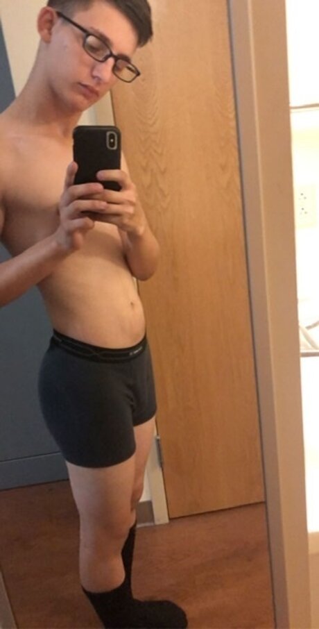 Toby Grinie perfect model pic