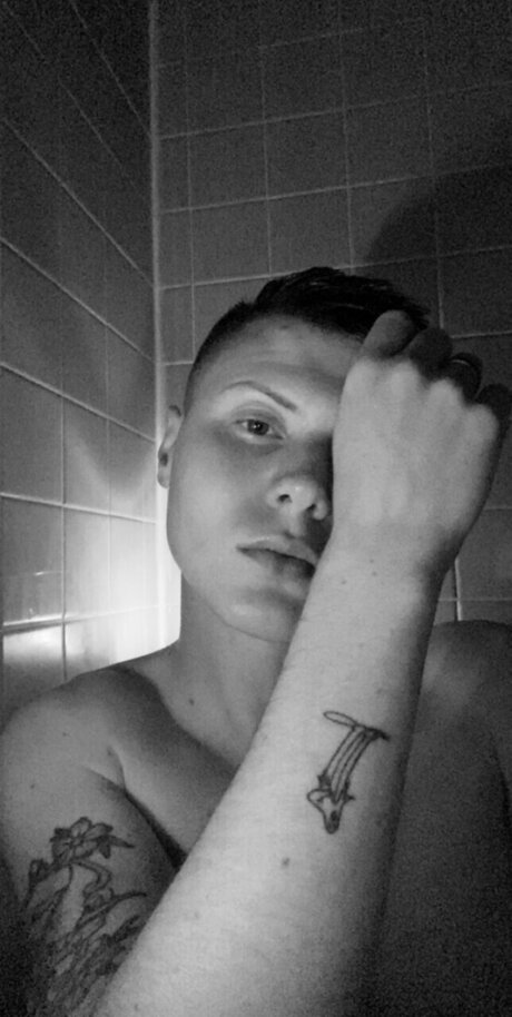 Kevin Valerie model art image