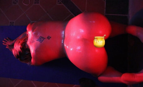 Que Hefner star high quality images