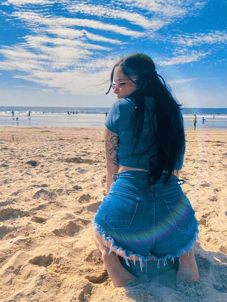 Cave Girl_ model pretty archive