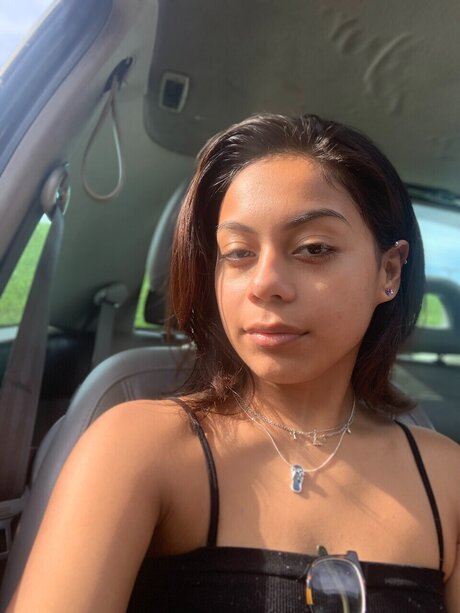 Naomi lious naked pornstar photo