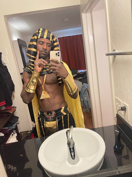 Dheavy pornographic star pic