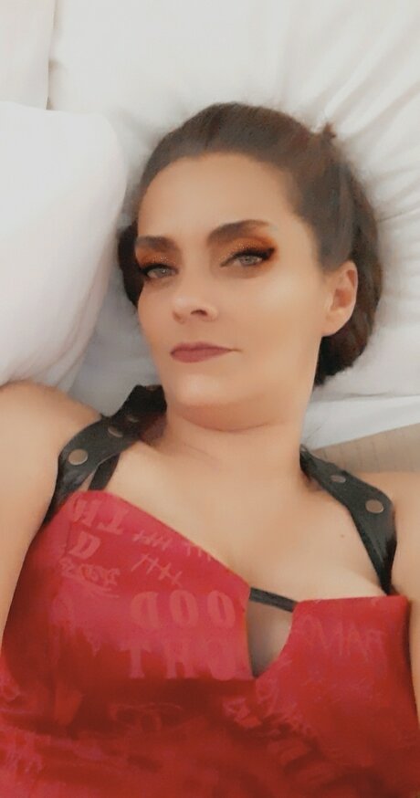 UseMEup star naked img