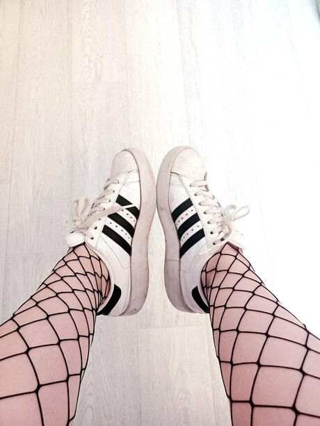 Lovely Feet model adult pic