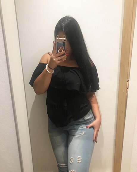 Nikol Hrub_ top star galleries