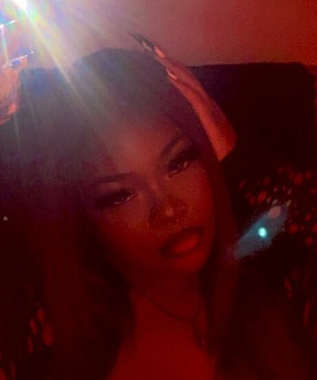 LUVJOXO_ art actress gallery