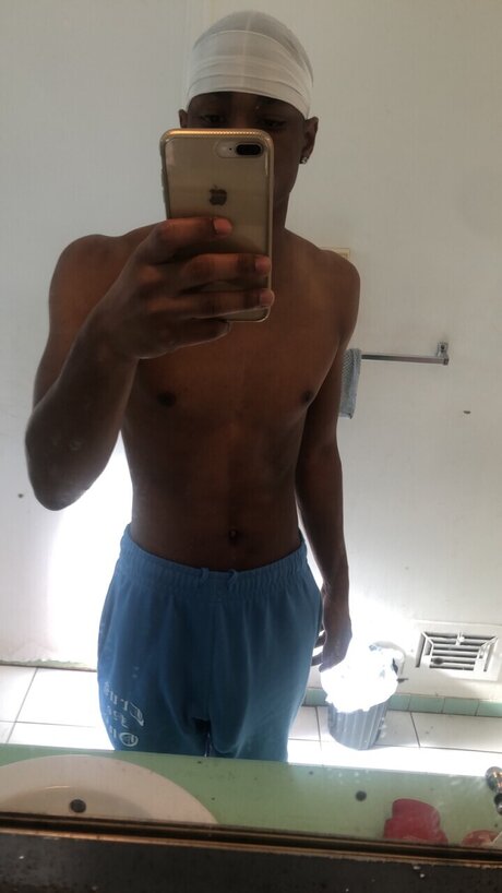 Ziggy Flores art star photos