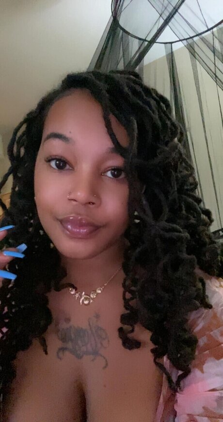 HunniNut exclusive model pictures