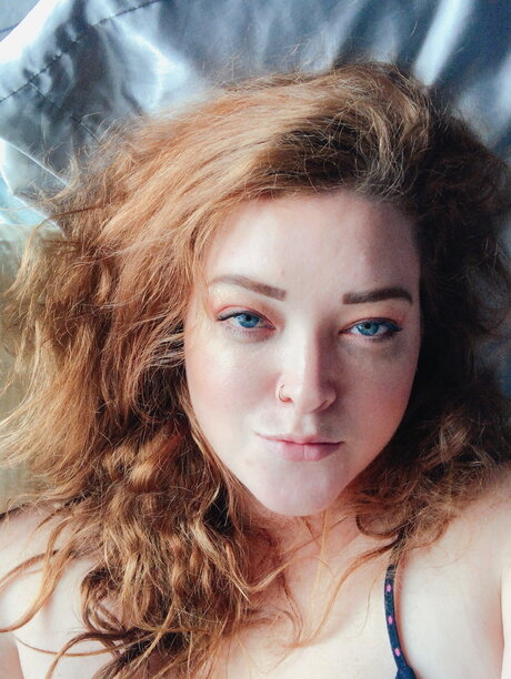 Liza Ross naked pornstar picture