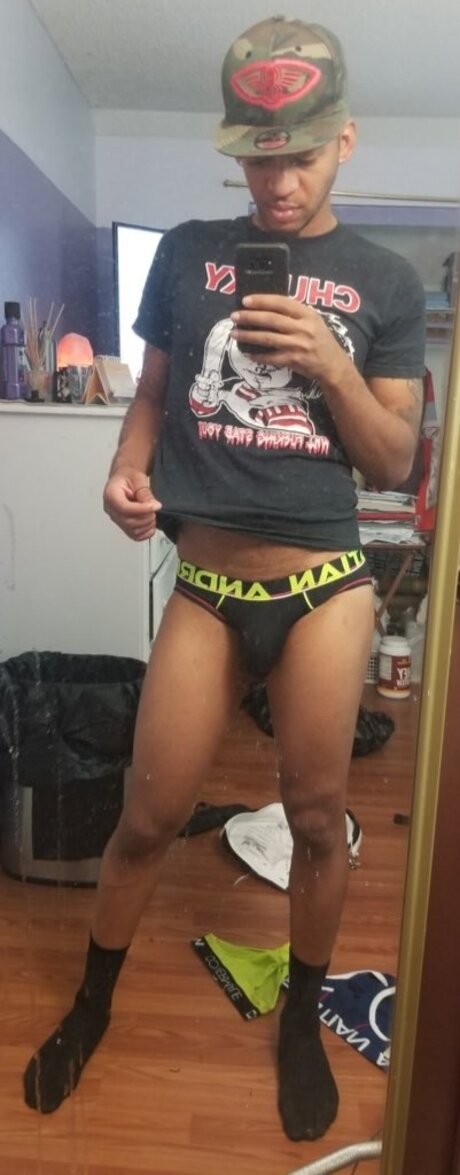 HesOnOnlyfans exclusive actress img