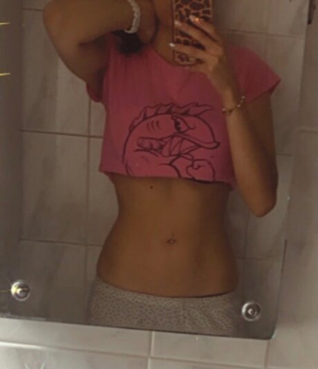 Yuy93 pornographic model pics