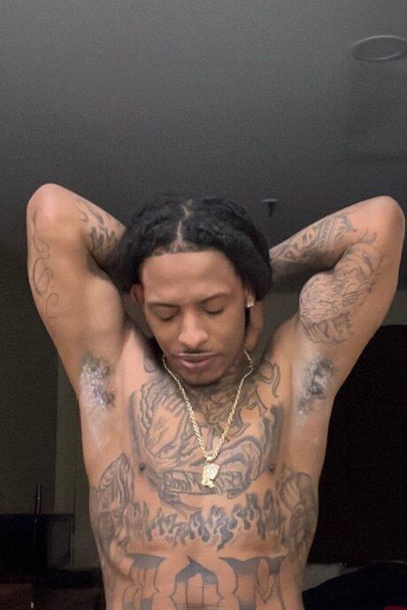 MDigglerxxx model erotic images