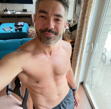 BoomHardly free actress images