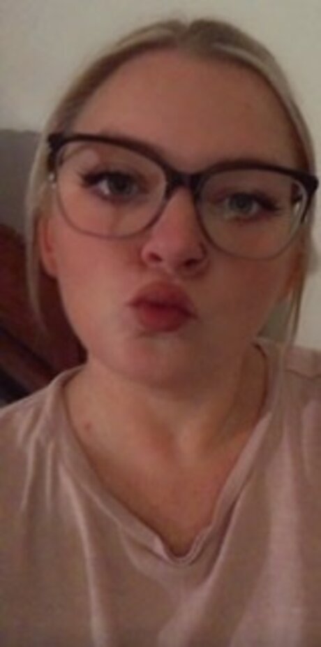 August Reign best star photo