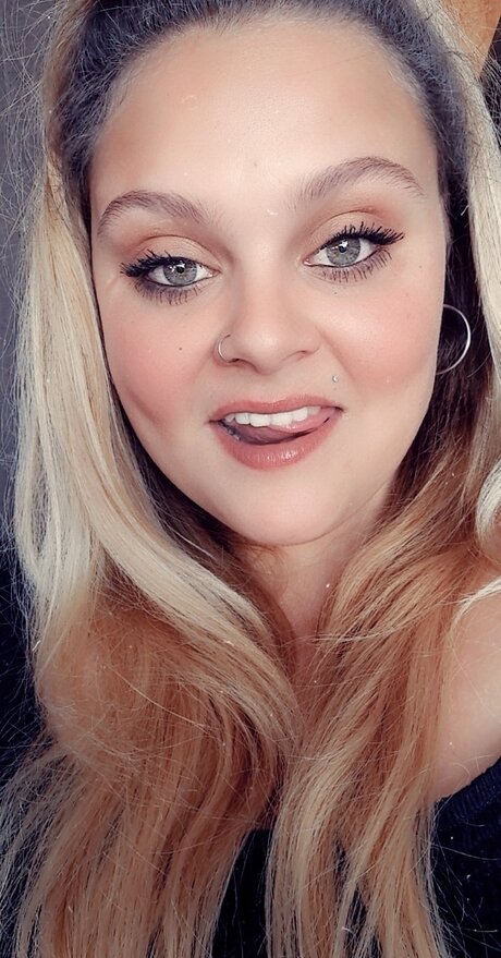 Baby Mama model sexy img